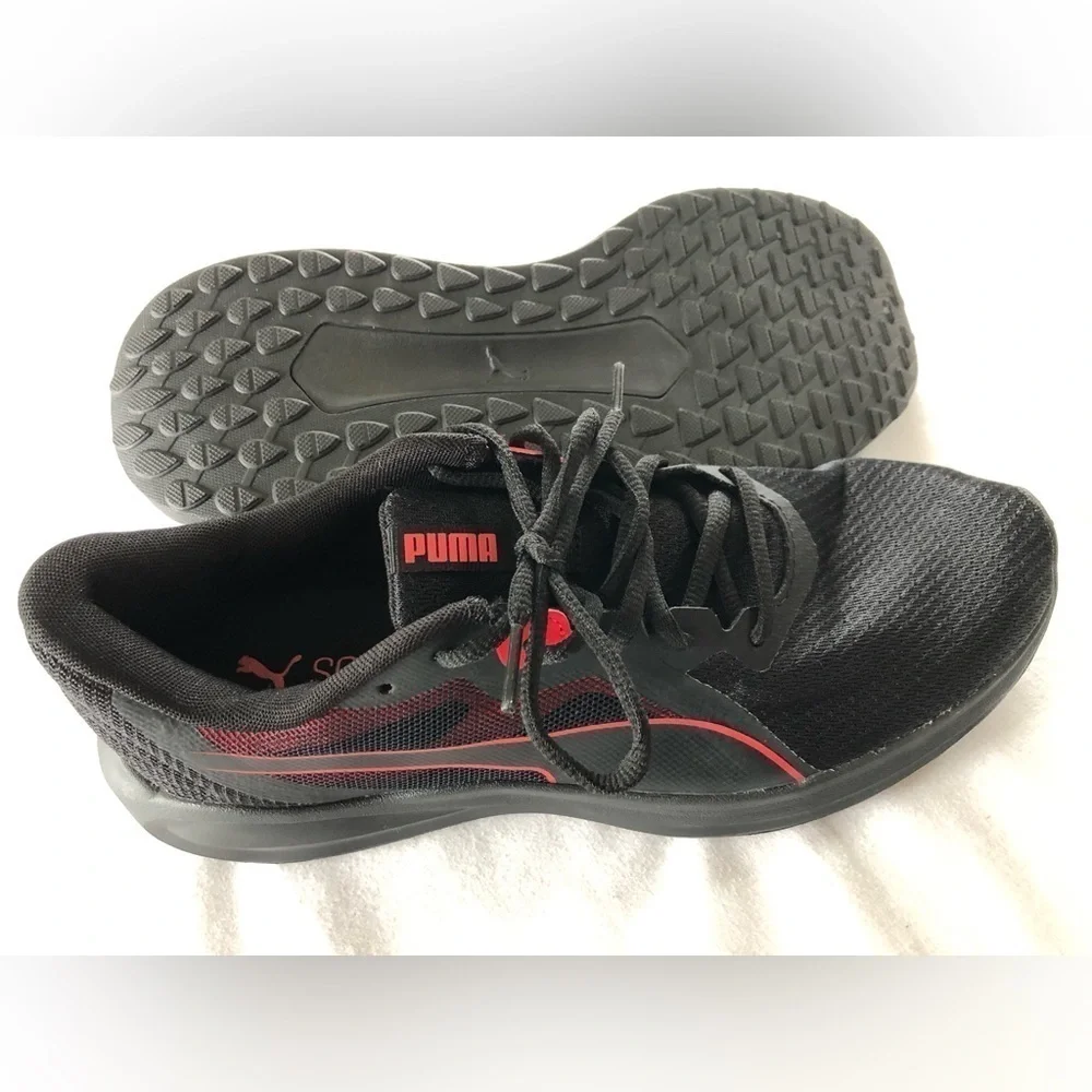 NWOT PUMA Men's Twitch Runner Sneaker - Picture 4 of 6